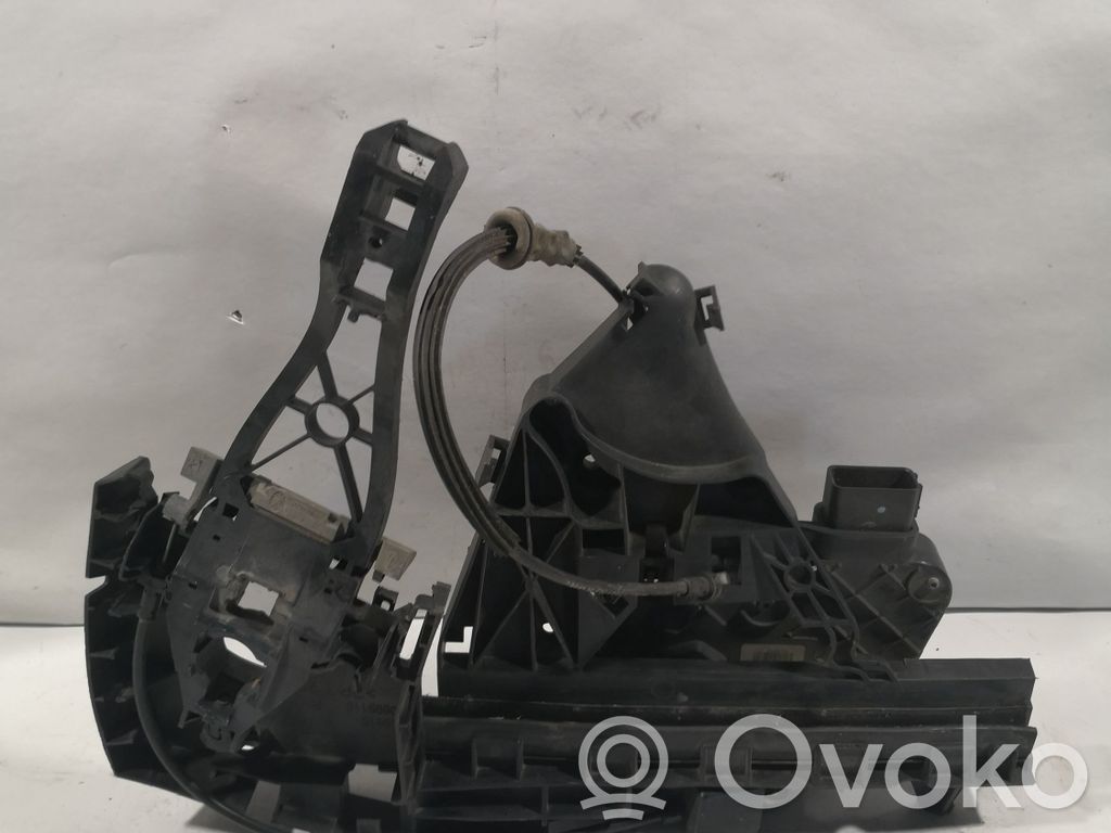 Volvo V50 Front door lock 