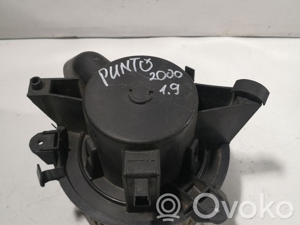 Fiat Punto (188) Mazā radiatora ventilators 