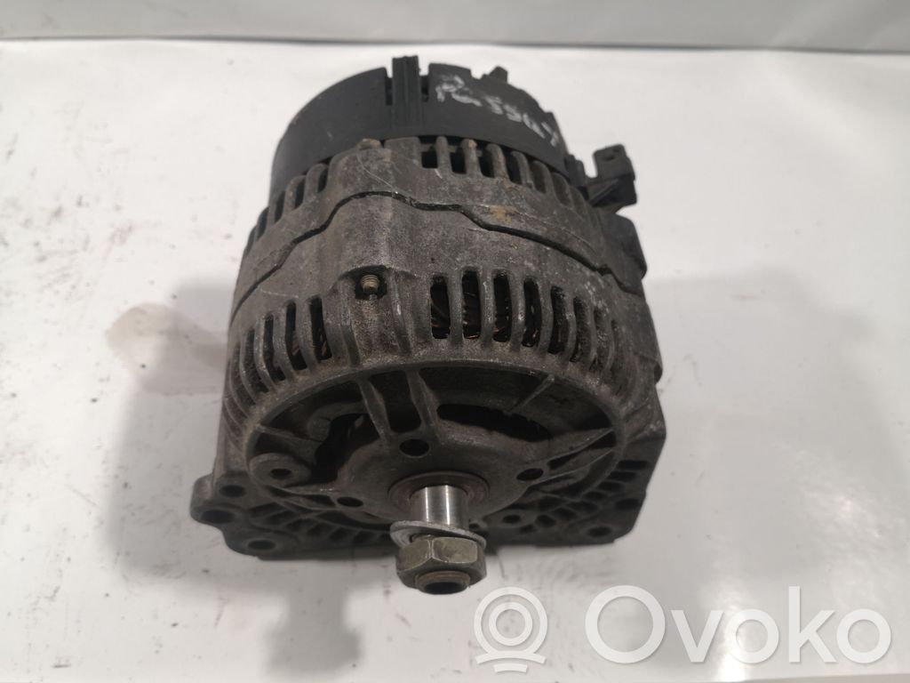 Volkswagen PASSAT B5 Generatorius 
