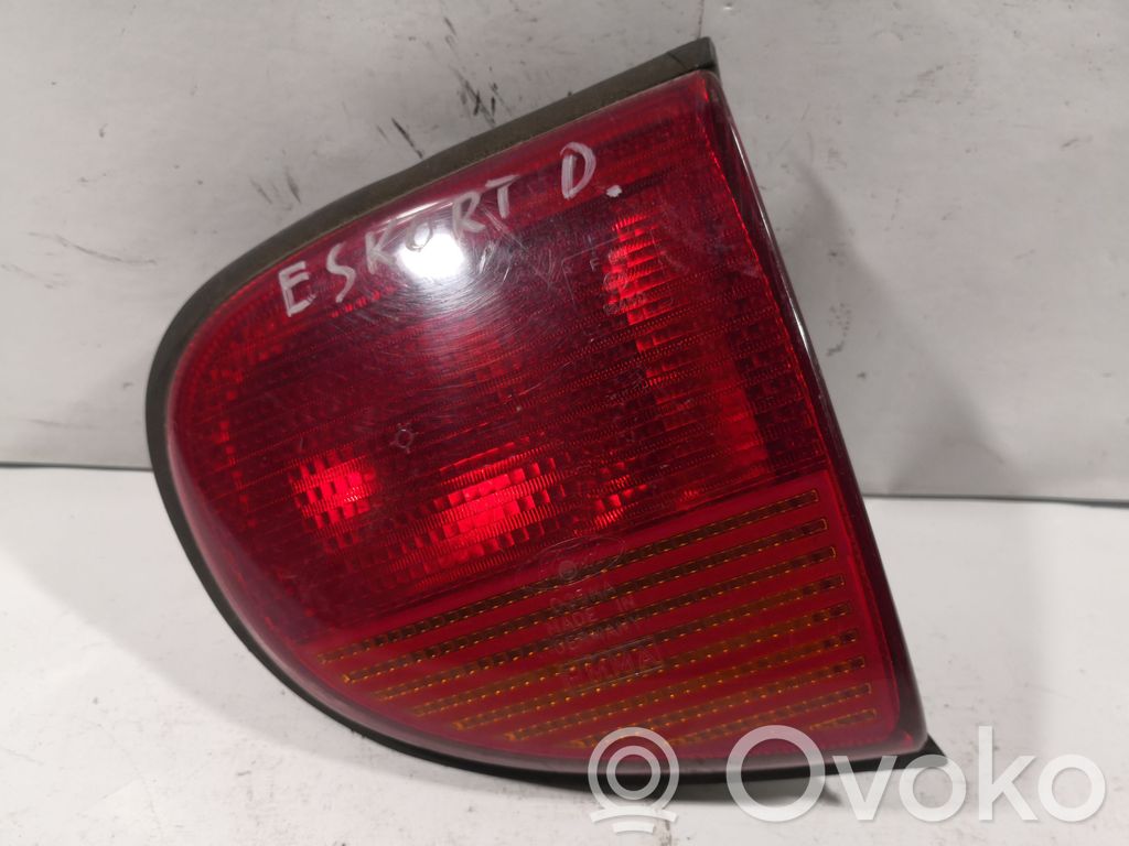Ford Escort Tailgate rear/tail lights 