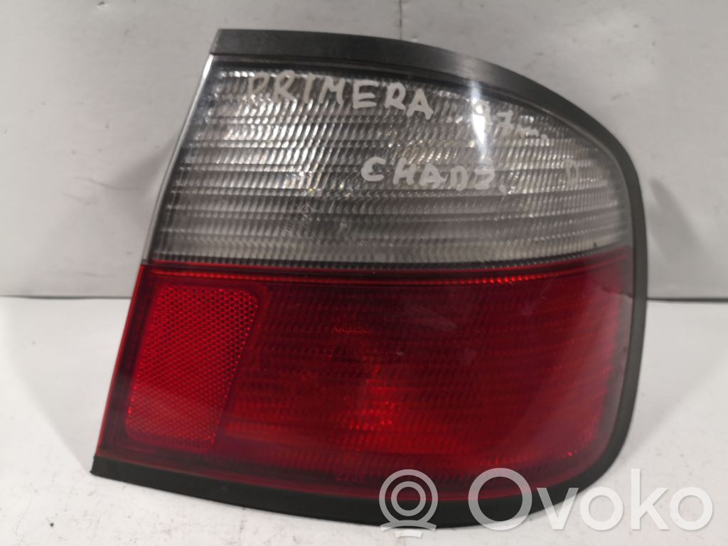 Nissan Primera Aizmugurējais lukturis virsbūvē 