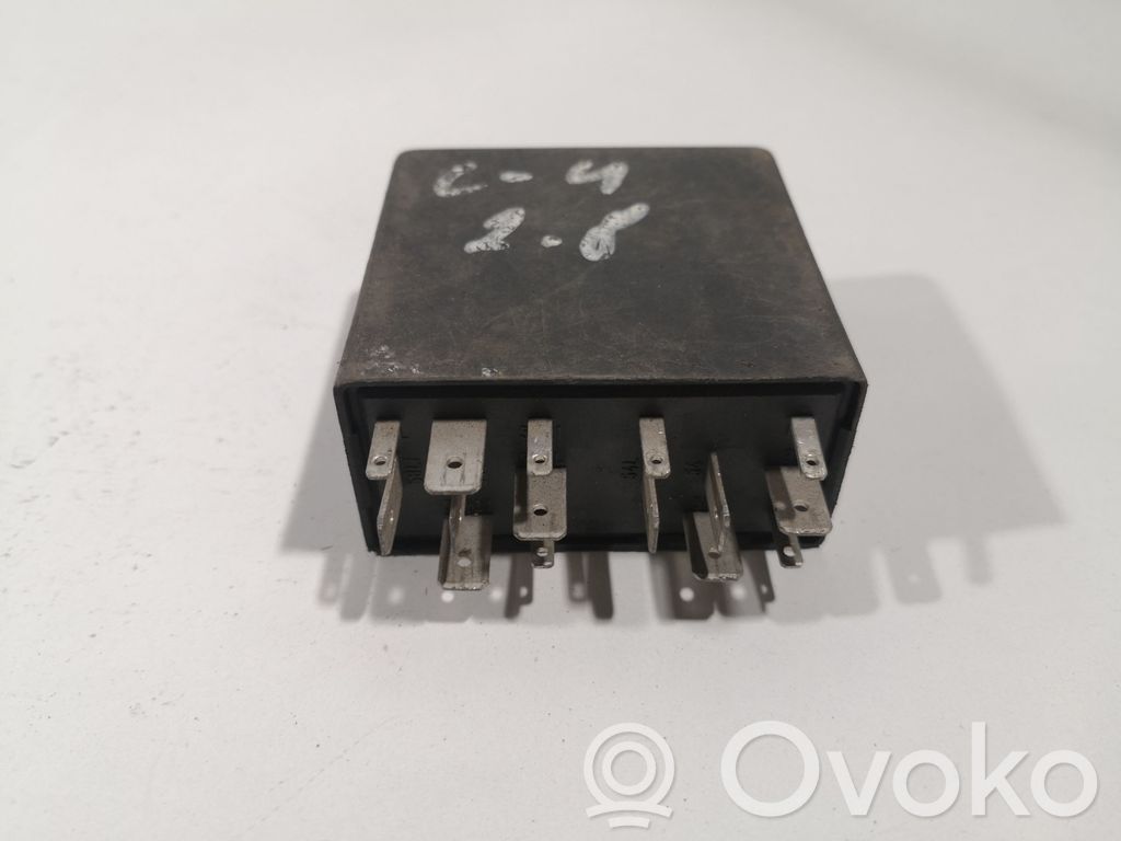 Audi A6 S6 C4 4A Valojen rele 
