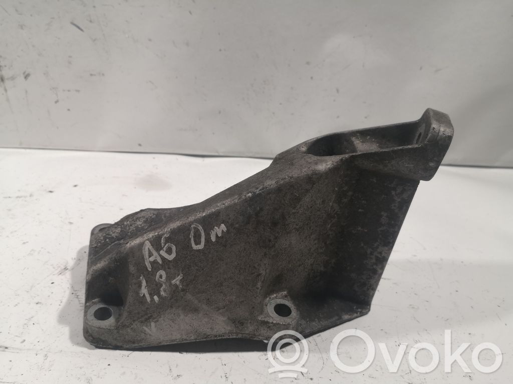 Audi A6 S6 C5 4B Engine mounting bracket 