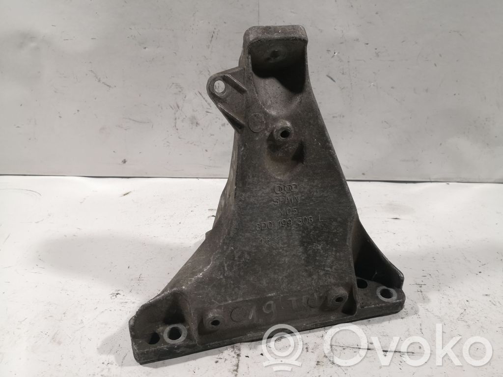 Audi A4 S4 B5 8D Engine mounting bracket 