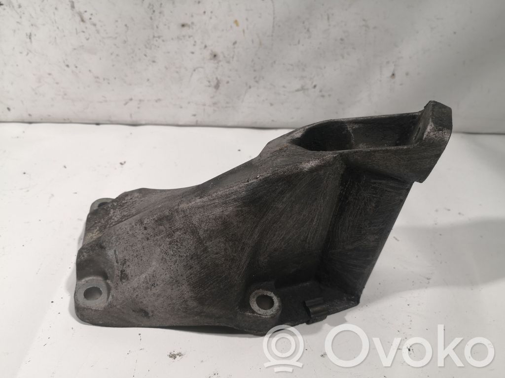Audi A6 S6 C5 4B Engine mounting bracket 