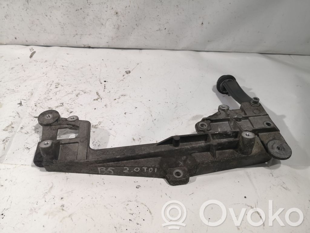 Volkswagen PASSAT B6 Engine mounting bracket 