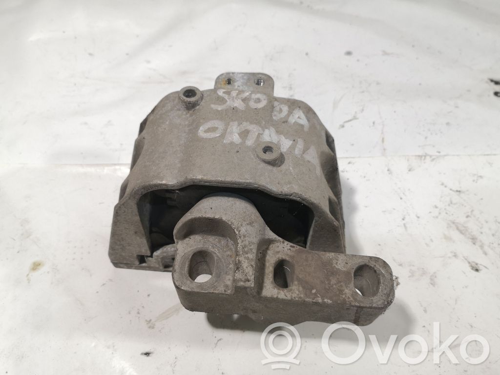 Skoda Octavia Mk1 (1U) Engine mount bracket 