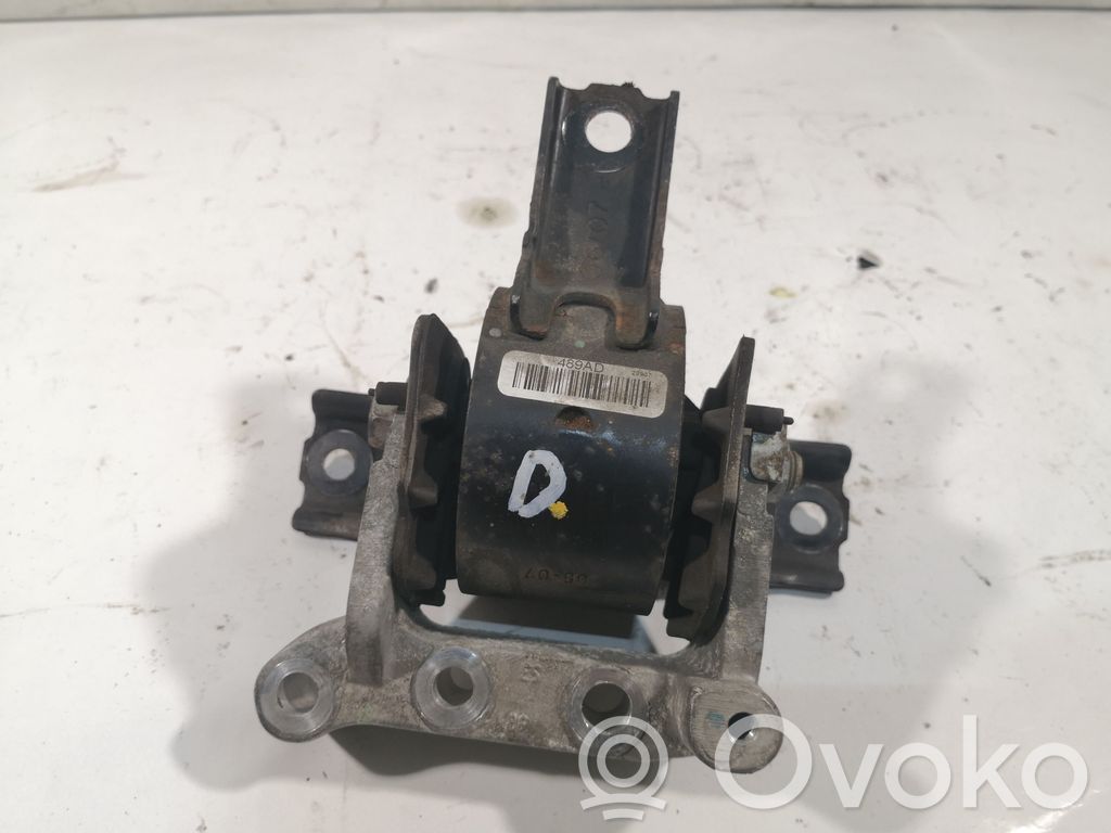 Dodge Caliber Engine mount bracket 