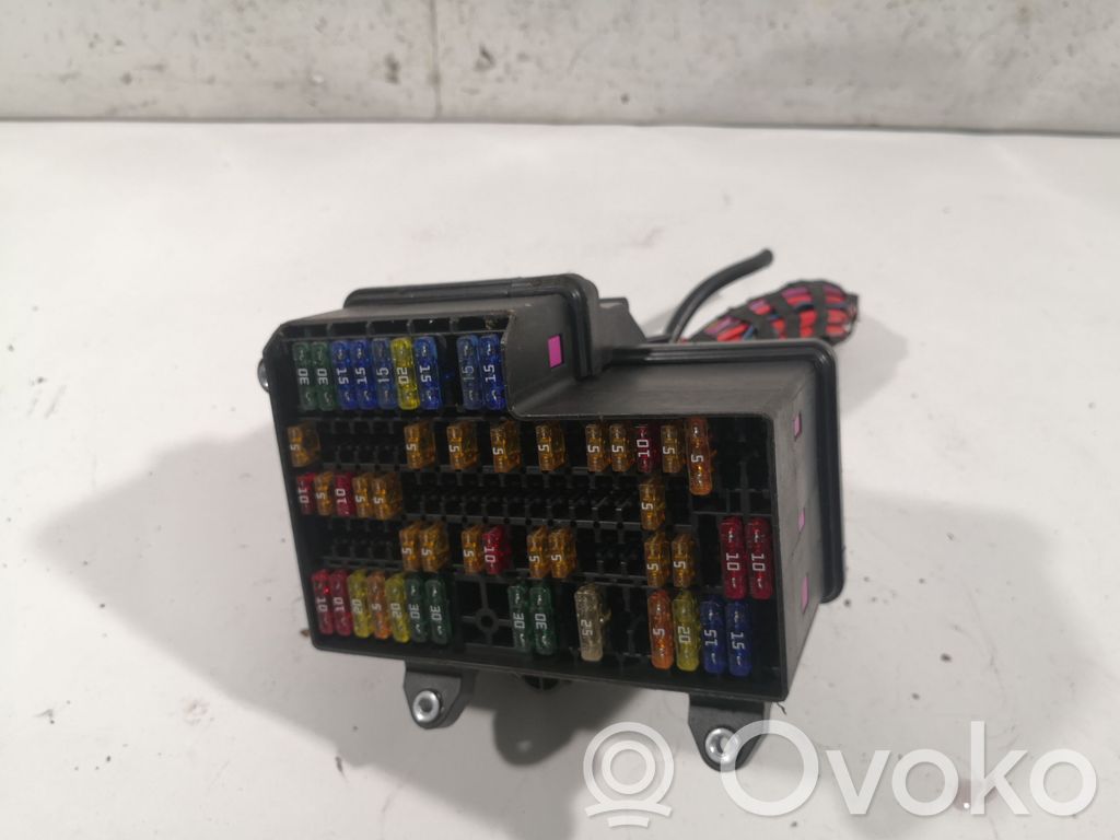 Volkswagen Phaeton Fuse box set 