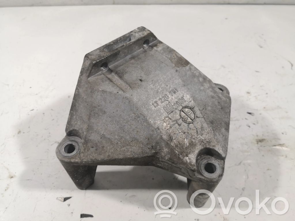 Opel Astra H Engine mounting bracket 