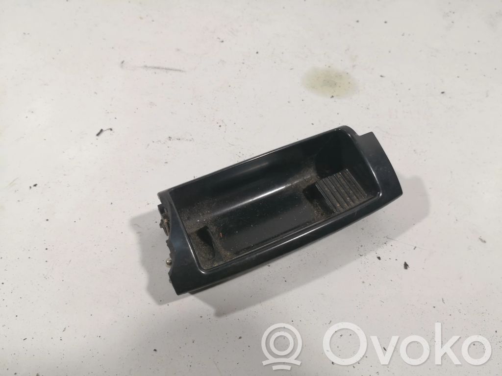 Audi A4 S4 B7 8E 8H Popielniczka przednia tunelu środkowego 