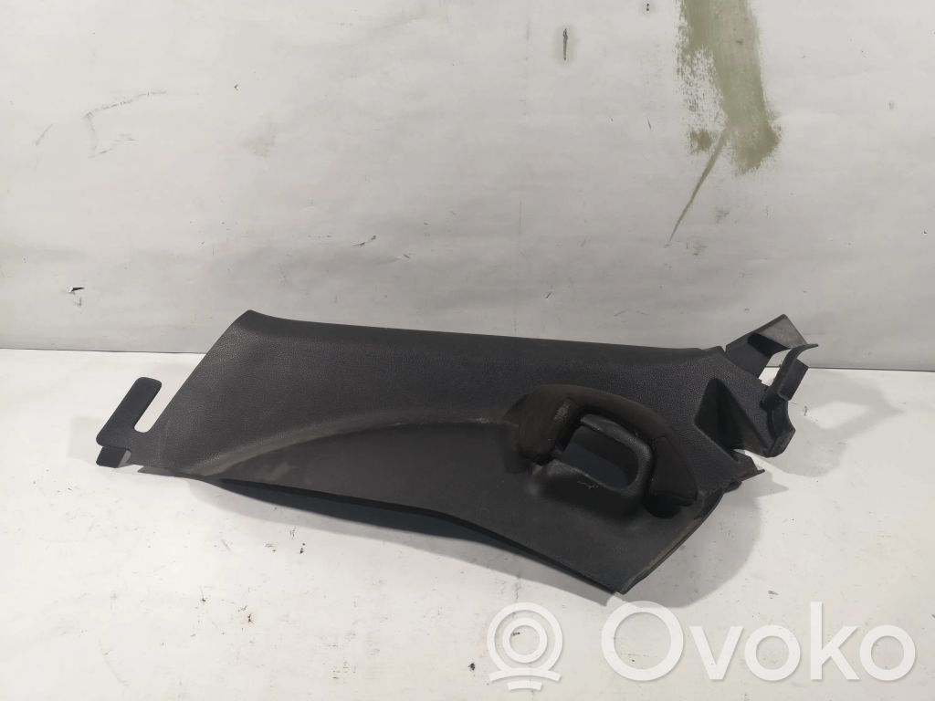 Opel Astra J (C) statņa dekoratīvā apdare 