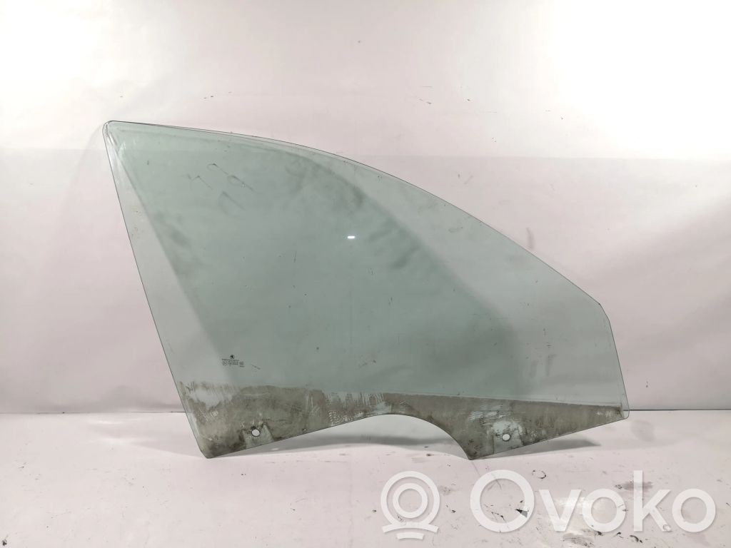 Skoda Octavia Mk2 (1Z) Front door window glass four-door 