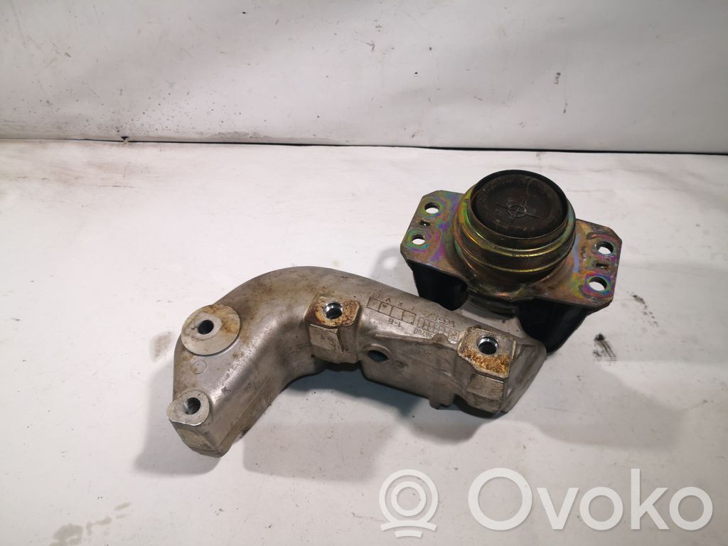 Citroen C4 I Engine mount bracket 
