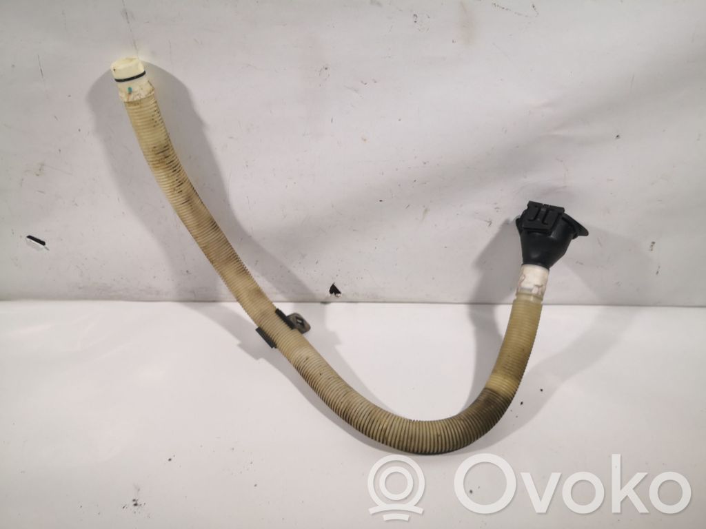 BMW 3 E90 E91 Ikkunanpesimen nestetankin täyttöputki 