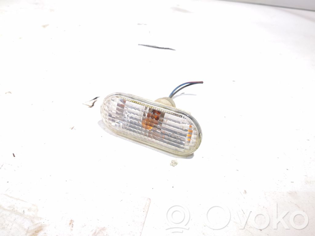 Ford Focus Front fender indicator light 