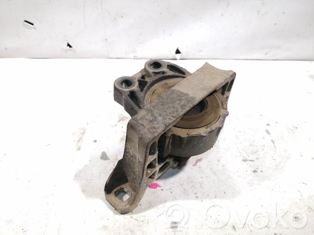 Ford Focus Engine mount bracket 