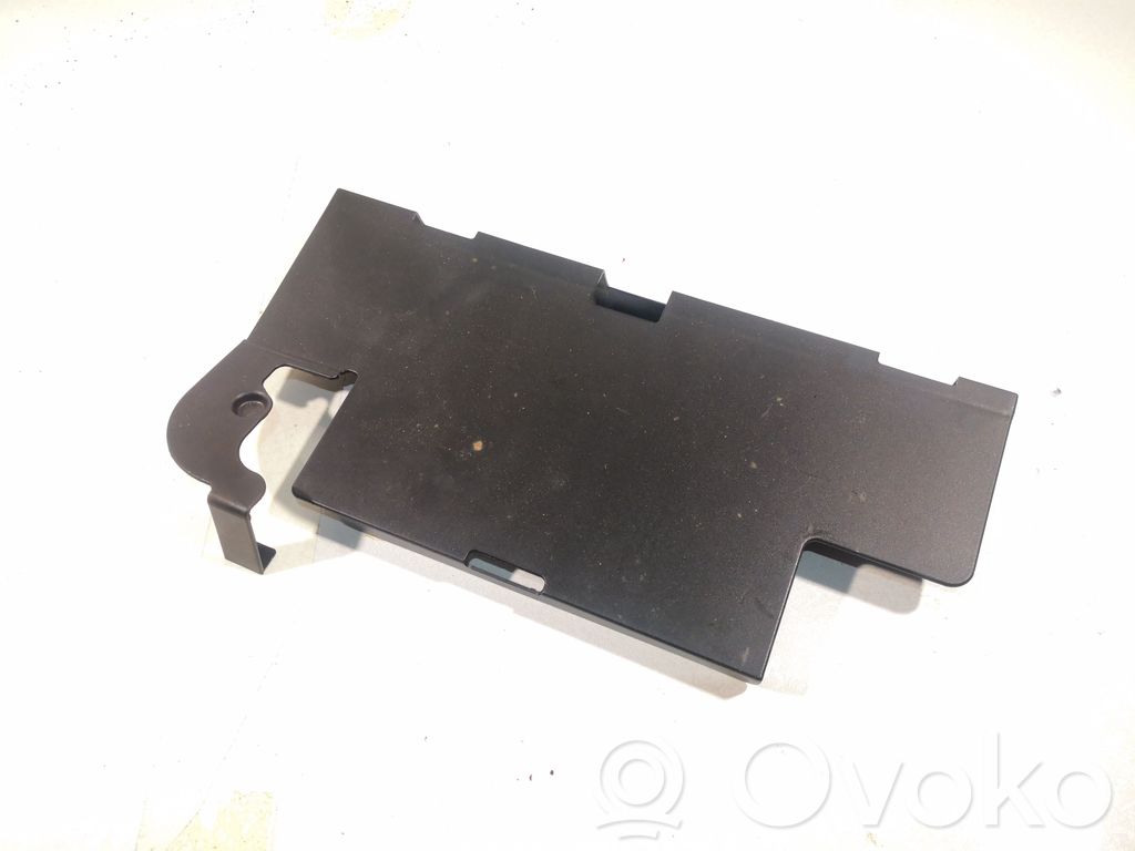 Audi A4 S4 B8 8K Dangtis akumuliatoriaus dėžės 