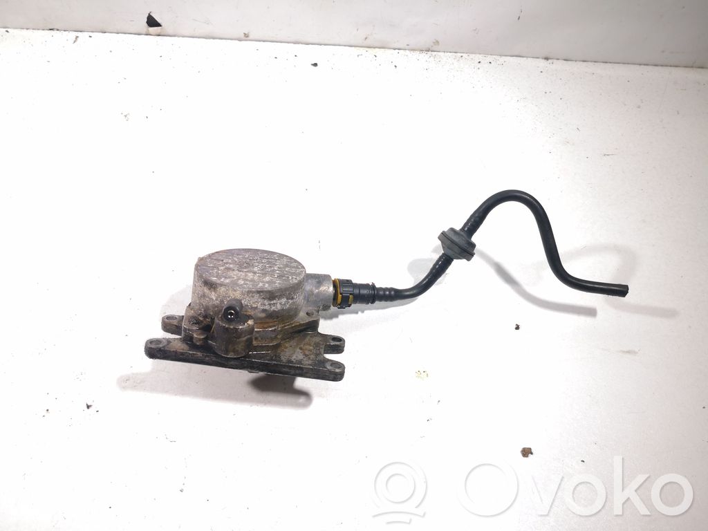 Opel Zafira A Vacuum pump 