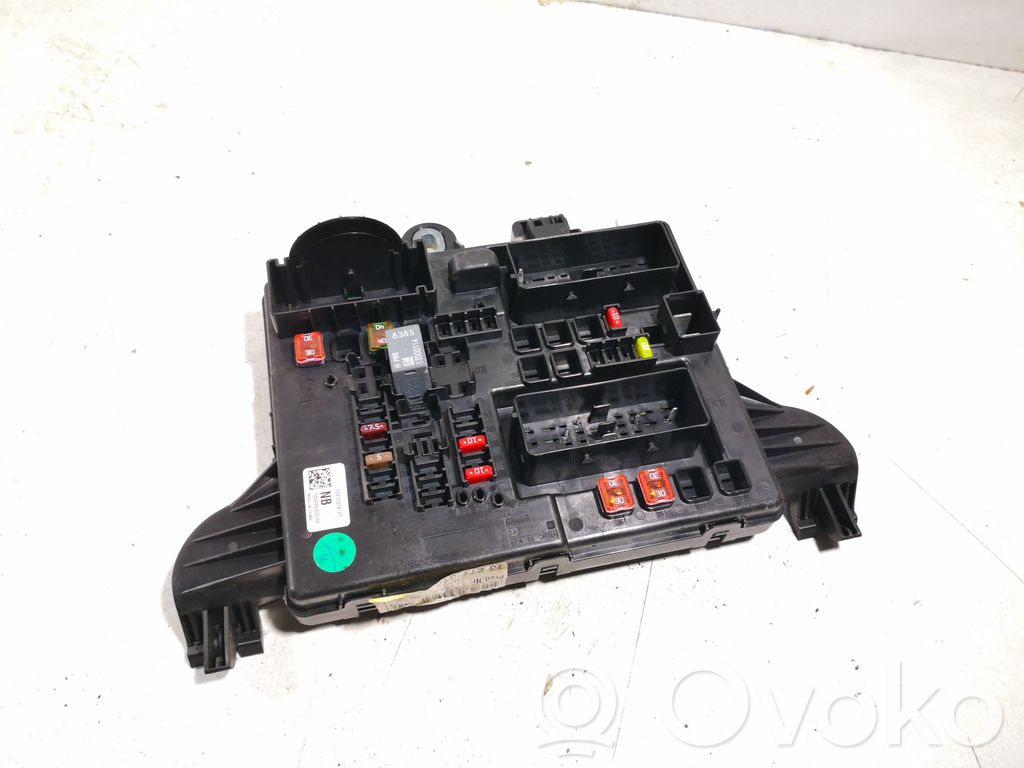 Opel Insignia A Fuse module 