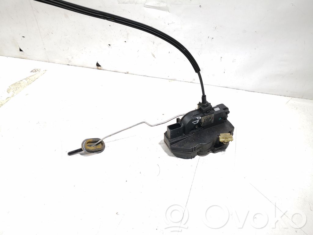 Opel Insignia A Front door lock 