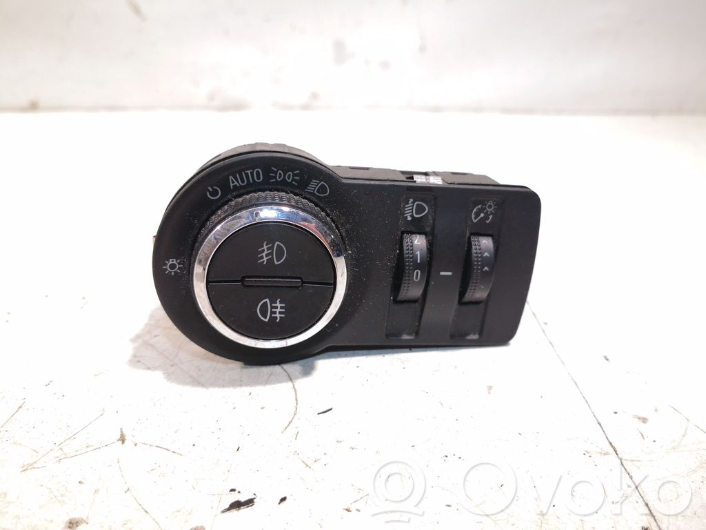 Opel Insignia A Light switch 