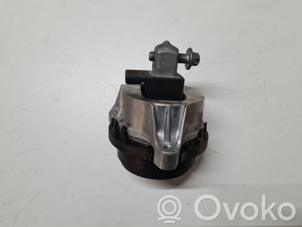 BMW 7 G11 G12 Engine mount bracket 