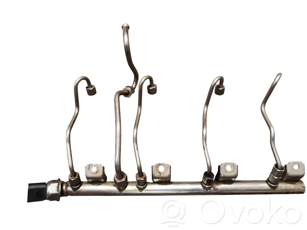 BMW 5 E60 E61 Rampă alimentare injectoare 