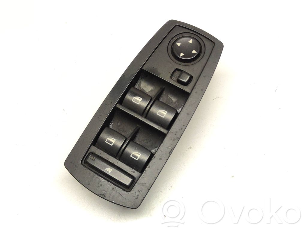 Electric window control switch   3414352,3411746,3402734,61313414352