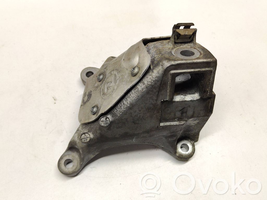 BMW 5 G30 G31 G38 Engine mounting bracket 