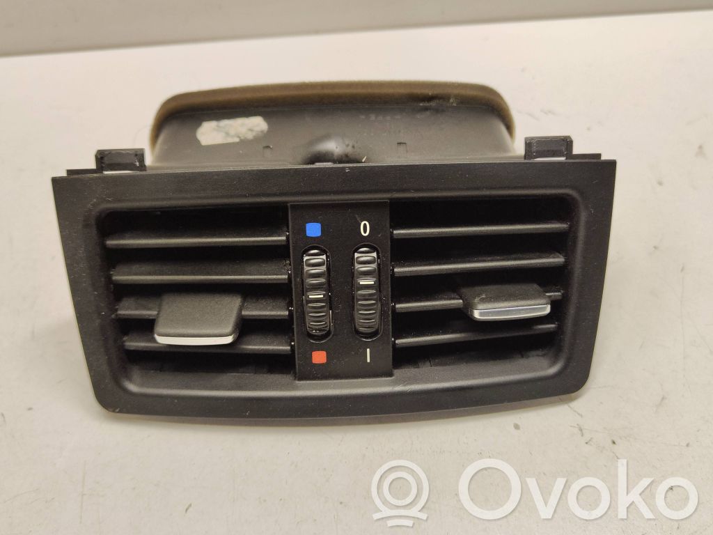 BMW 5 E60 E61 Oro grotelės gale 