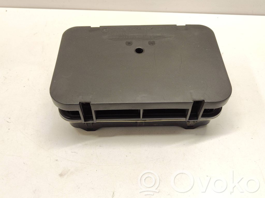 BMW 5 GT F07 Quarter panel pressure vent 
