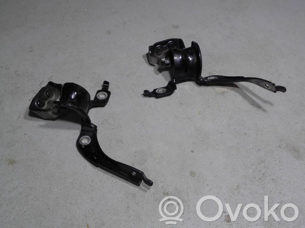 Tailgate/trunk/boot hinge   A4B7