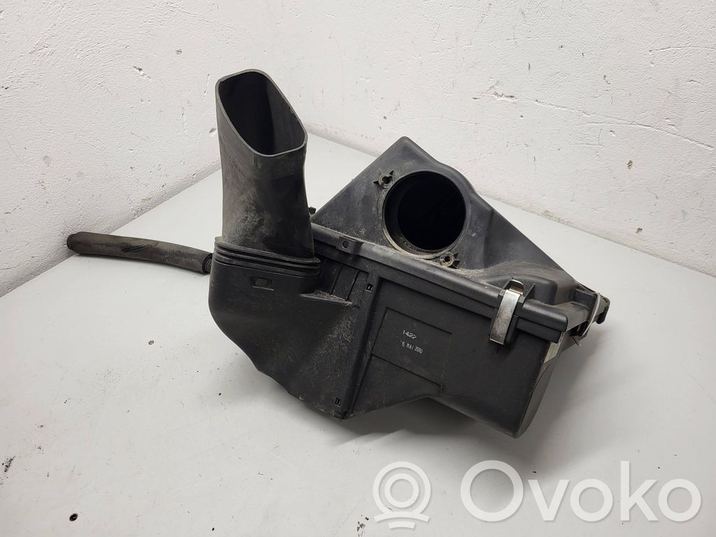 BMW 3 E90 E91 Air filter box 