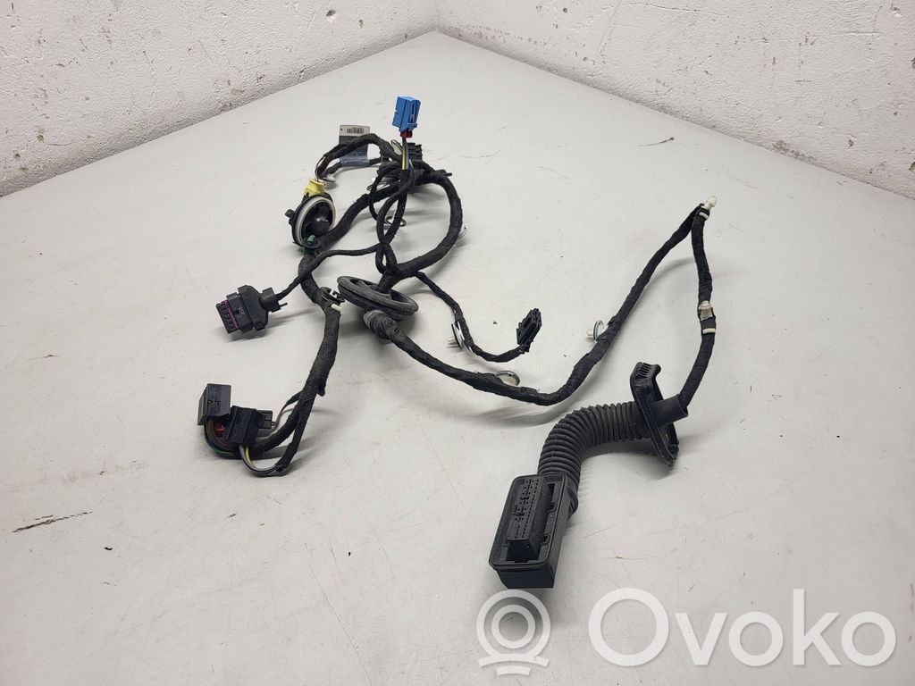 Audi Q2 - Cableado de puerta delantera 