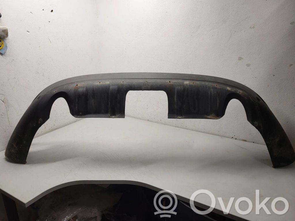 Volvo XC60 Moldura inferior del parachoques trasero 