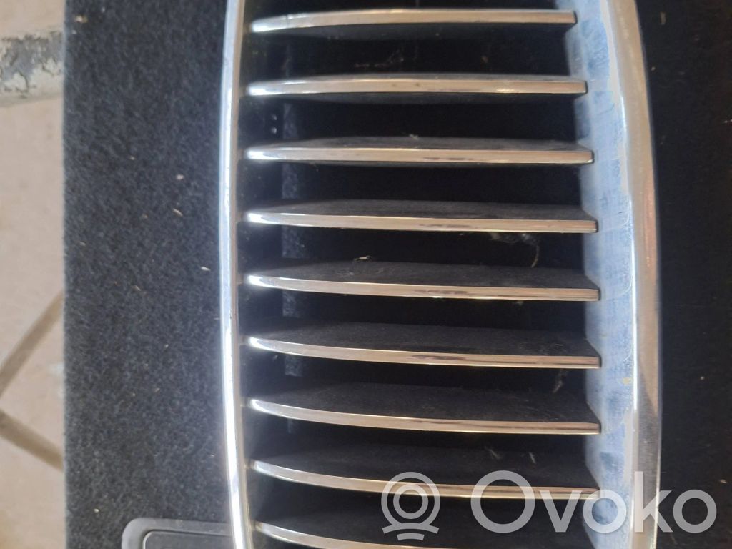 BMW 5 F10 F11 Augšējais režģis 