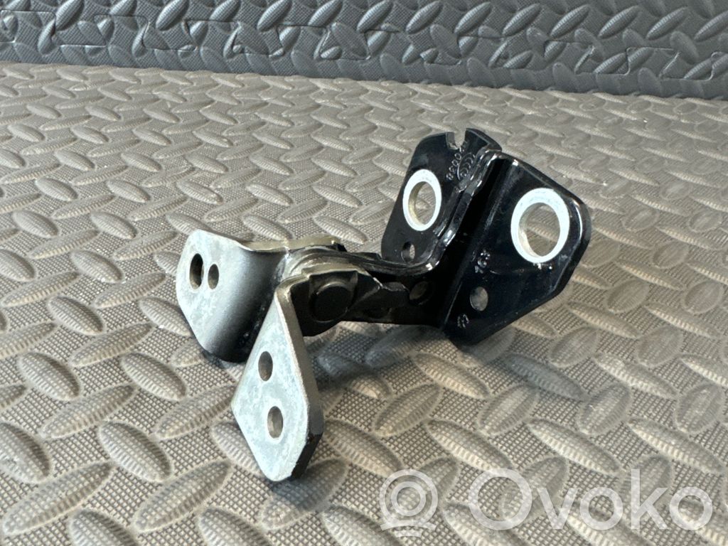 Chrysler 300 - 300C Front door upper hinge 