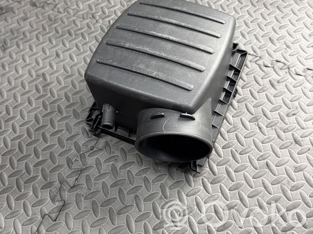 Jeep Grand Cherokee Air filter box 