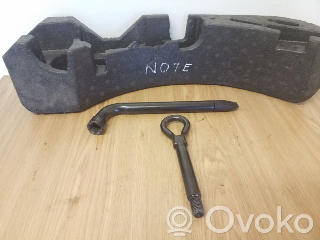 Nissan Note (E11) Wheel nut wrench 