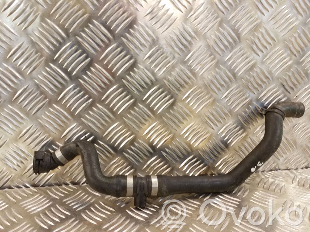 BMW X3 E83 Moottorin vesijäähdytyksen putki/letku 