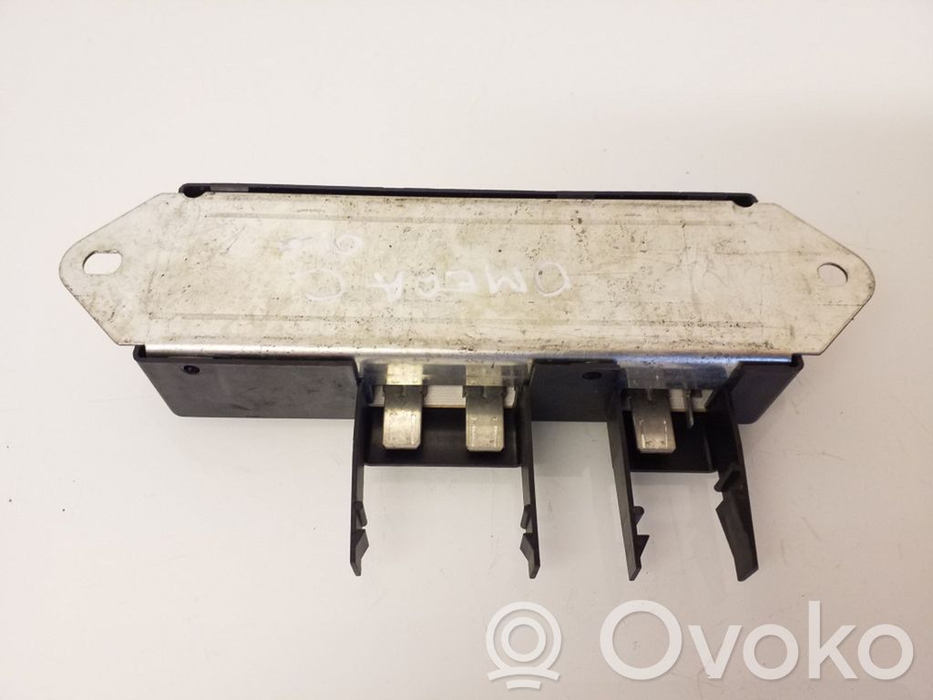 Opel Omega B2 Antennin ohjainlaite 