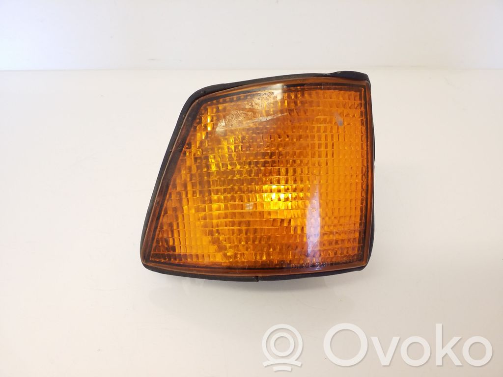 BMW 7 E32 Indicatore di direzione anteriore 