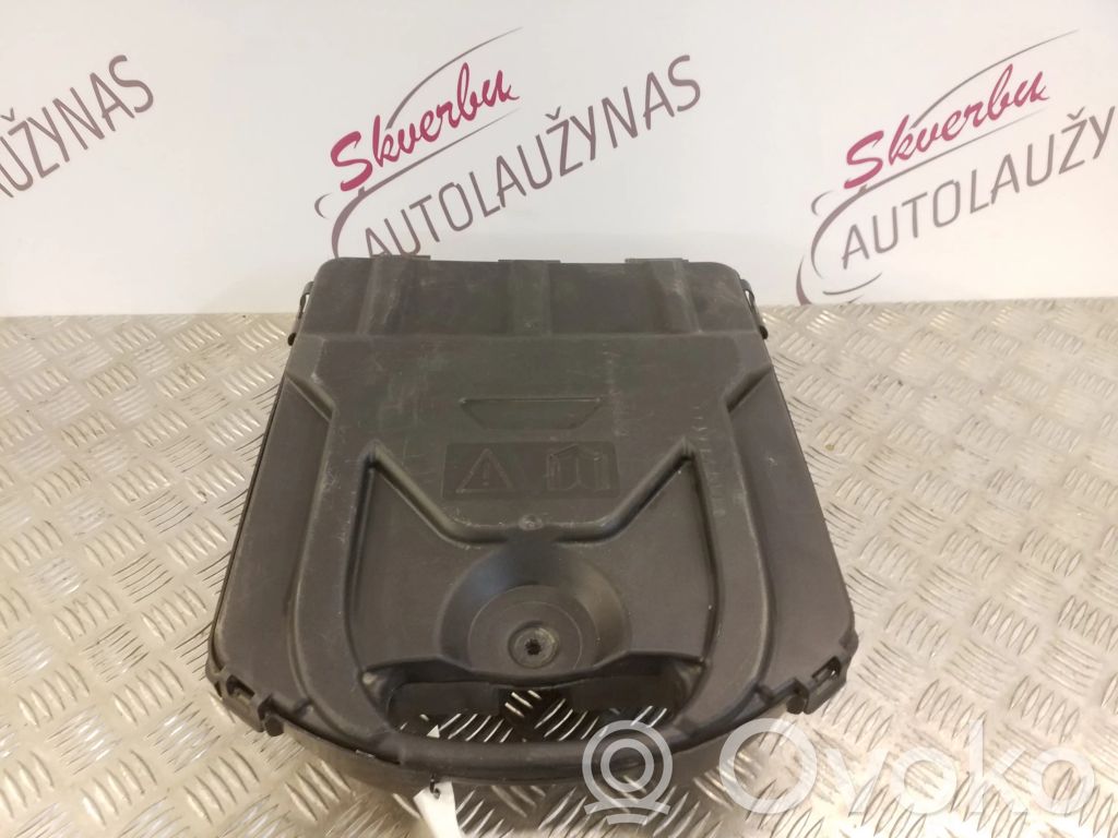 Opel Vivaro Tool set 