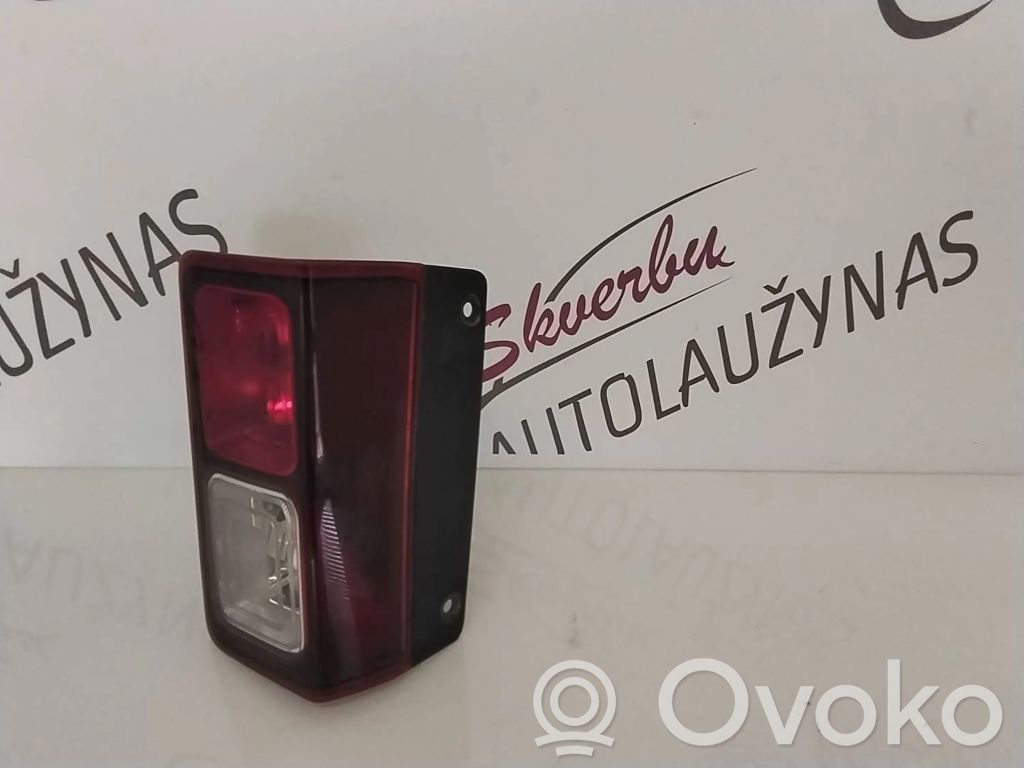 Nissan NV300 Reverse light 