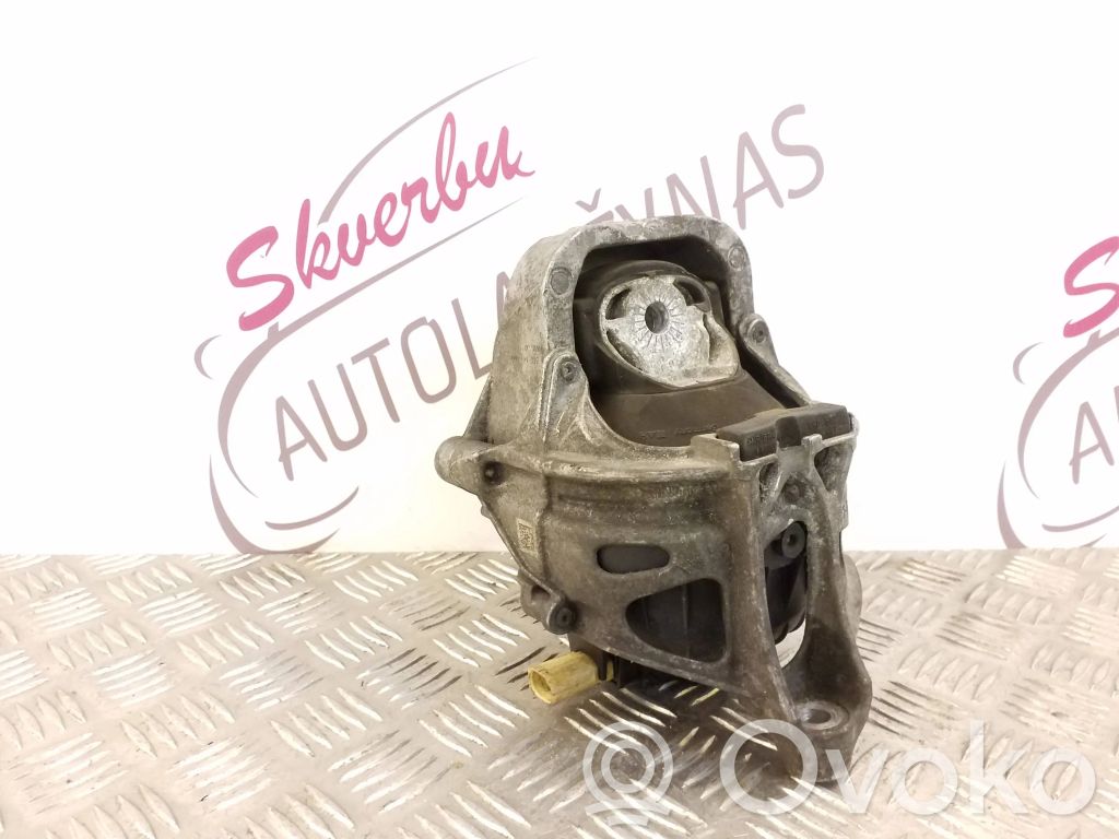 Audi A4 S4 B9 Engine mount bracket 