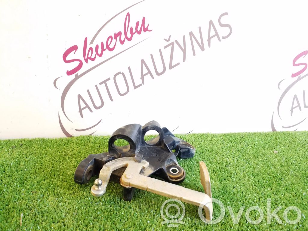 Volkswagen T-Roc Mocowanie / Wspornik linki zmiany biegów 
