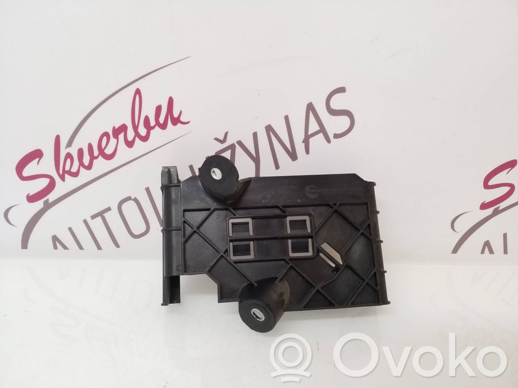 Volkswagen PASSAT B8 Other engine bay part 
