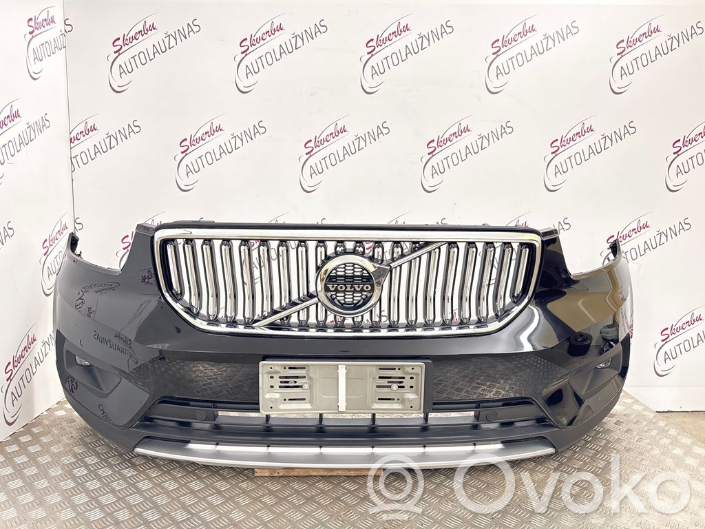 Volvo XC40 Parachoques delantero 
