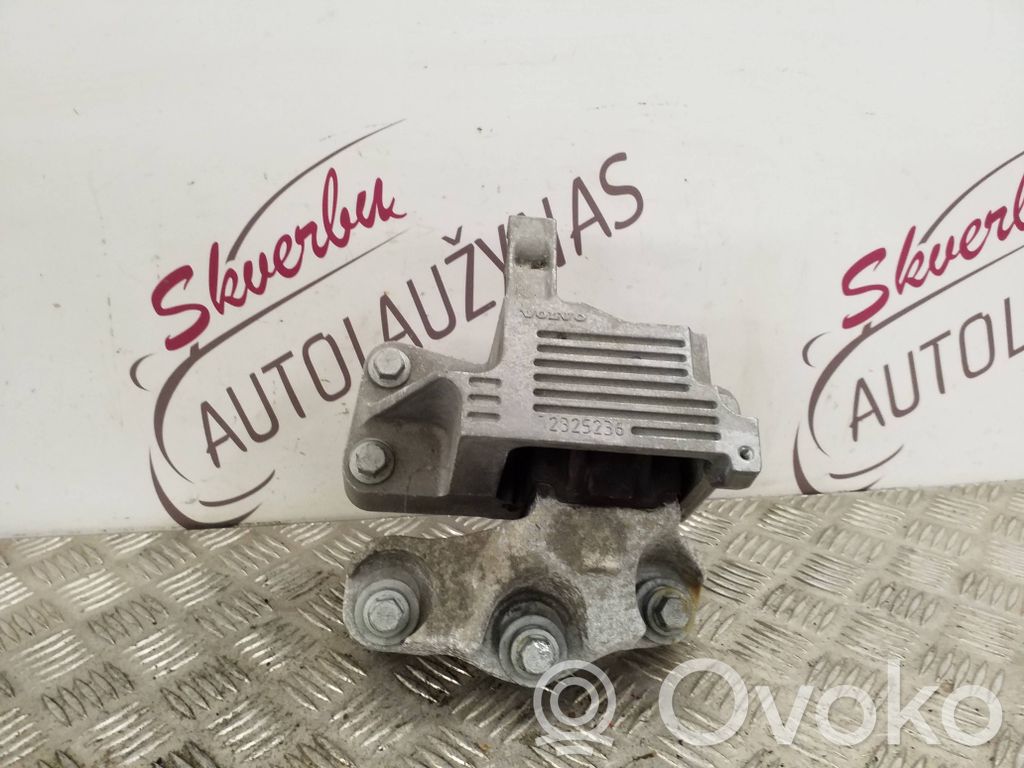 Volvo XC40 Pagalvė pavarų dėžės 